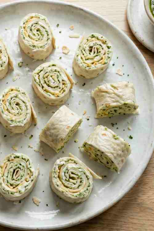 Creamy Pesto Tortilla Roll Ups – Easy Pinwheels for Any Occasion